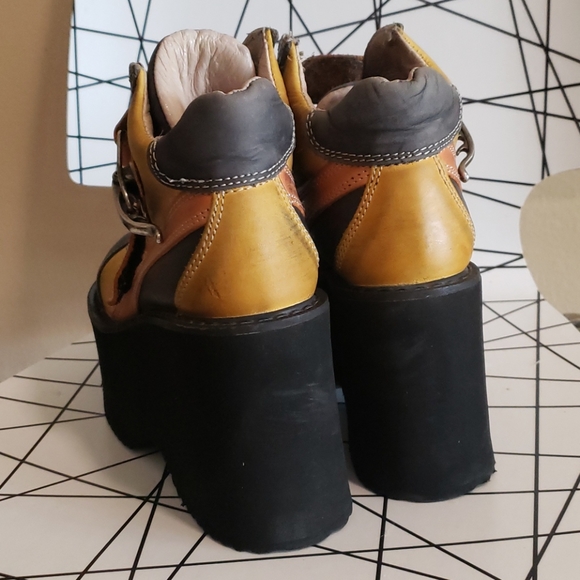 Swear - Picture 4 of 8